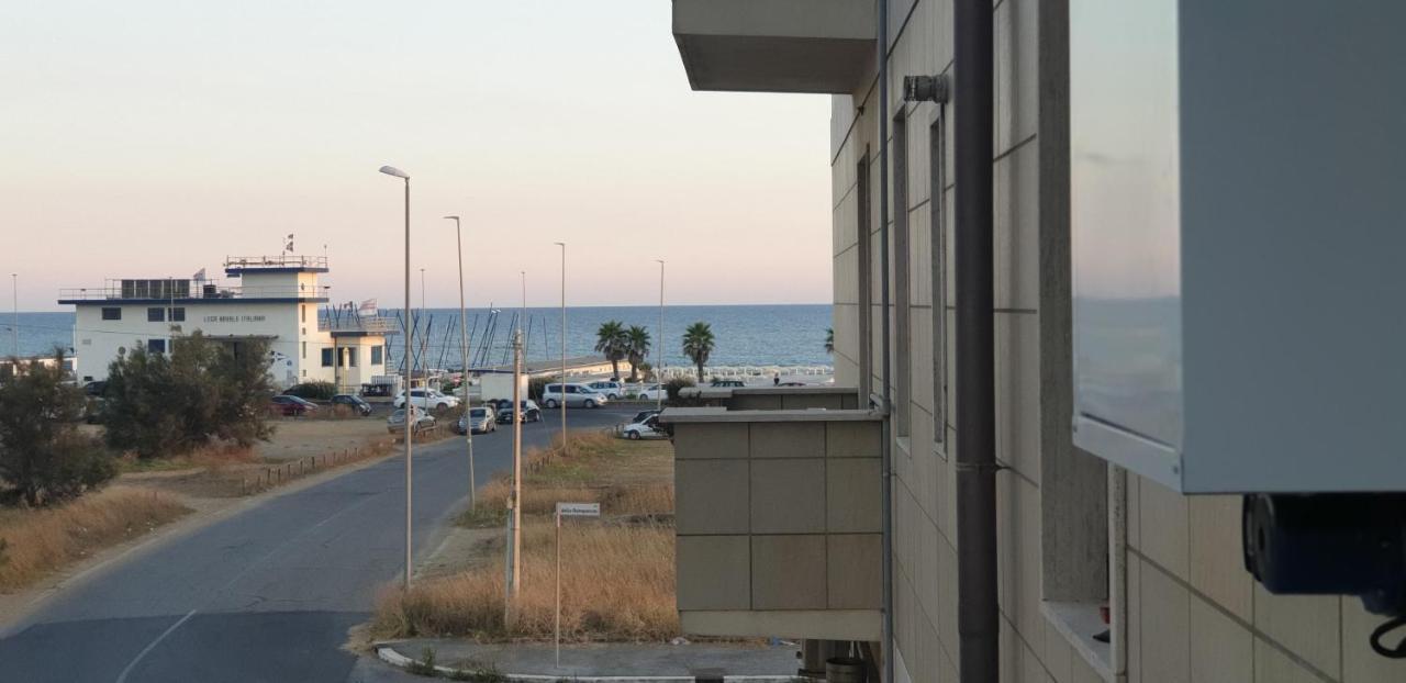 Appartamento Roma Casa Vacanza Sea House Rome 50 Metri Dal Mare Lido di Ostia Exterior foto